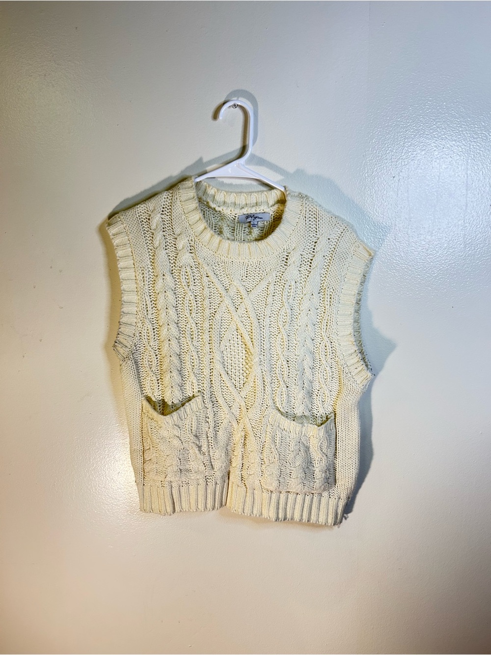 Polagram Cream Cable-Knit Sleeveless Crewneck Vest
